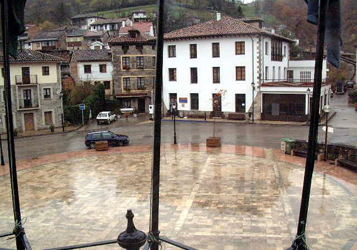 La capital casina, El Campu, vista desde el balcón del Ayuntamiento