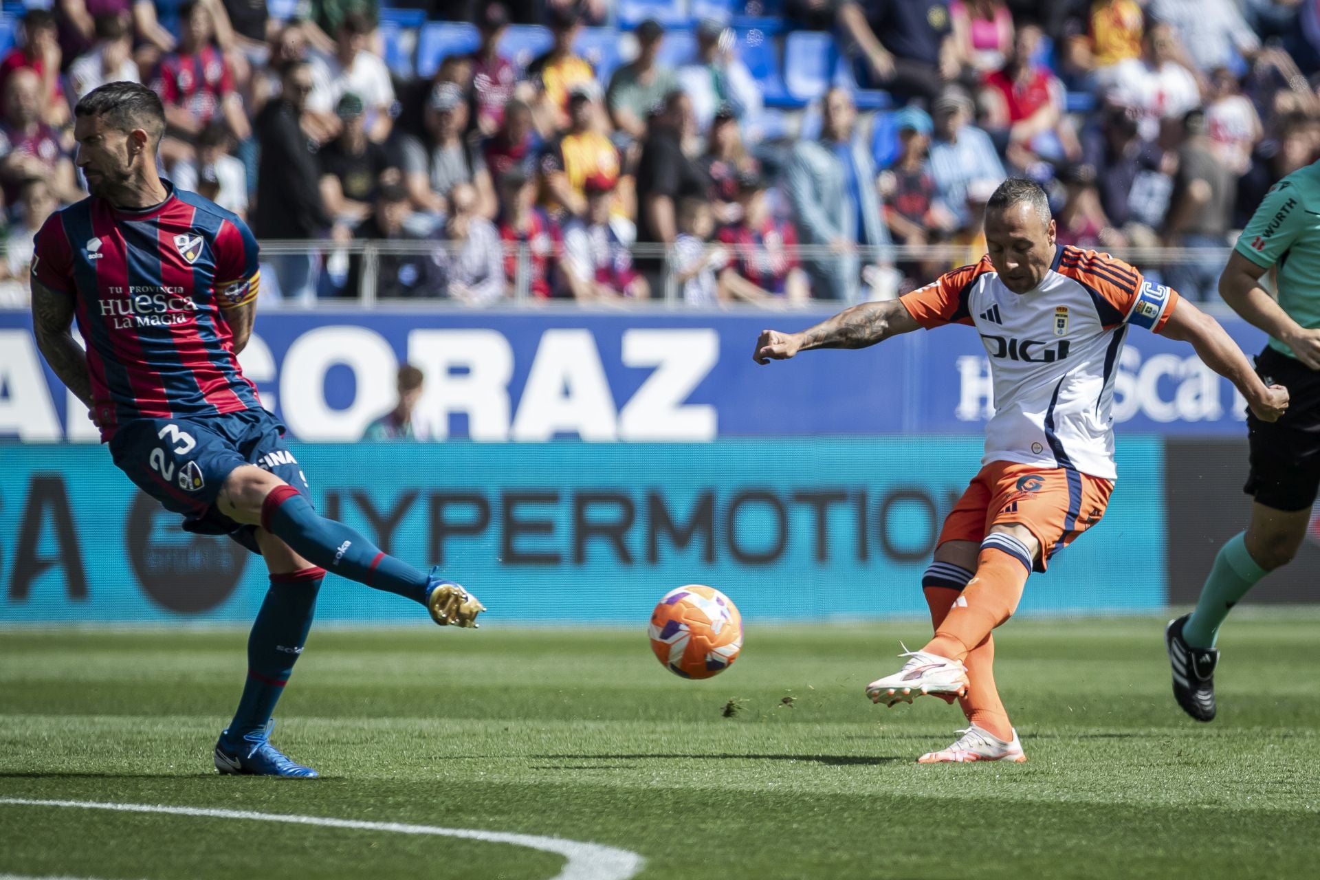 Fotos: Las jugadas del Huesca - Real Oviedo