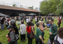 El público llenó por completo el recinto del Pueblo de Asturias.