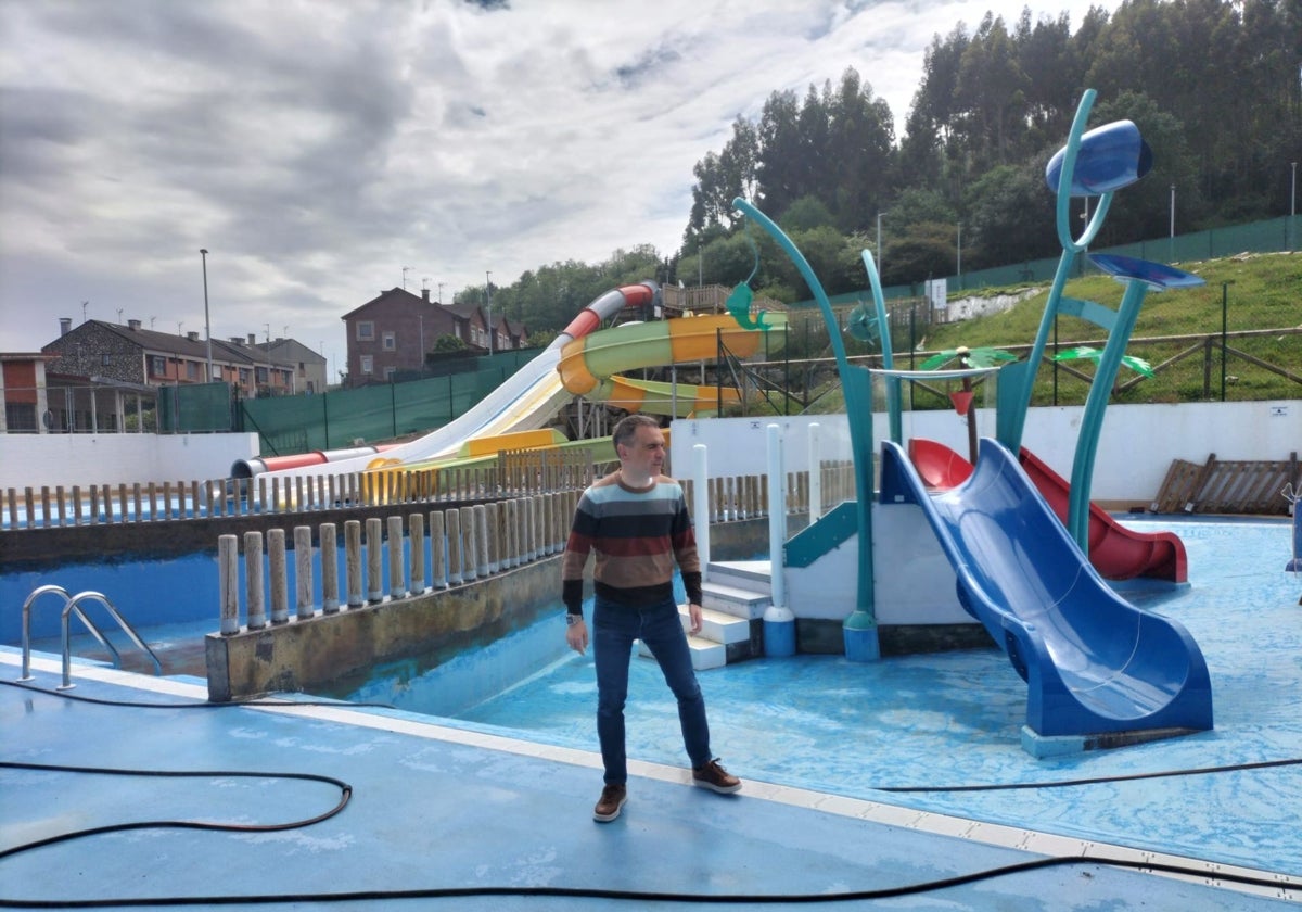 El parque acuático de Corvera ya cuenta con servicios de vigilancia y socorrismo para este verano