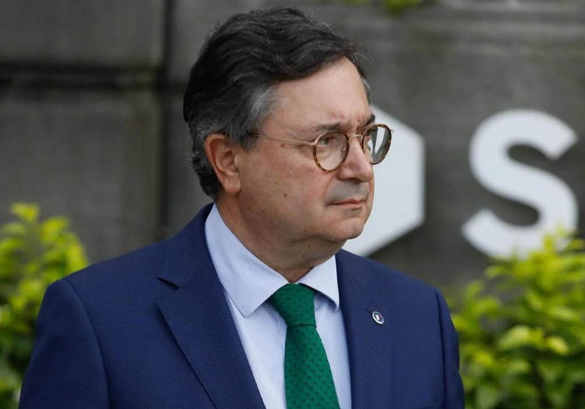 La Autoridad Portuaria de Gijón entiende que la relación de Lourido con la EBHI era mercantil