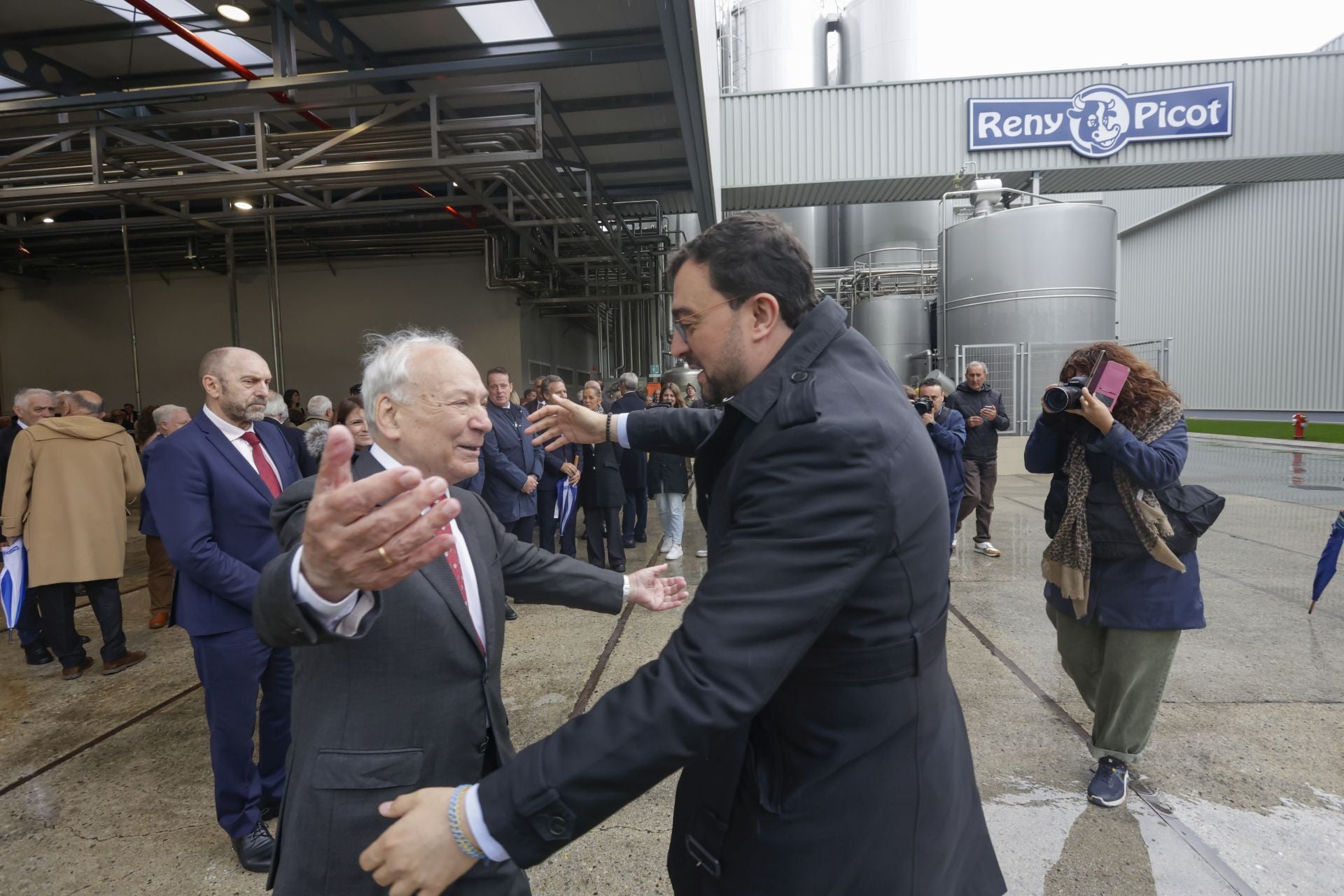 El sector lácteo de Asturias se rearma con una nueva planta para fabricar mozzarella