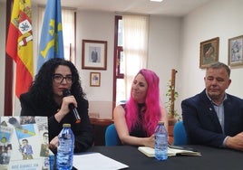 Vanessa Gutiérrez, Arantza Margolles y Gilberto Alonso, alcalde de Belmonte de Miranda