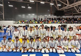 Representantes de los clubes Judo Sanfer y Judo Promesas, que dominaron el medallero local.