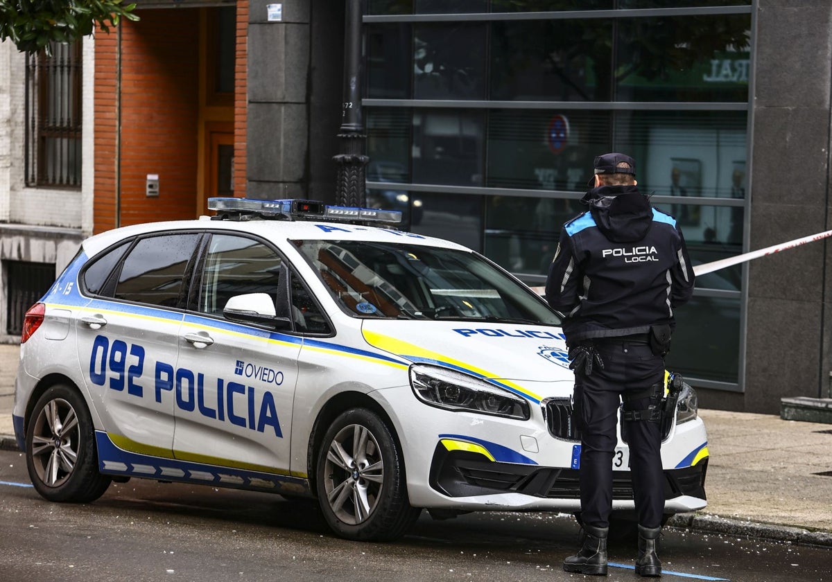 Un coche arrolla a un patinete en el barrio de Vallobín, en Oviedo