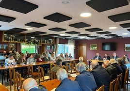 La federación rural Les Caseríes, reunida en Leorio con Vidal Gago y Martínez Salvador.