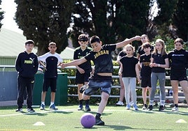 Jugando a el rondín.