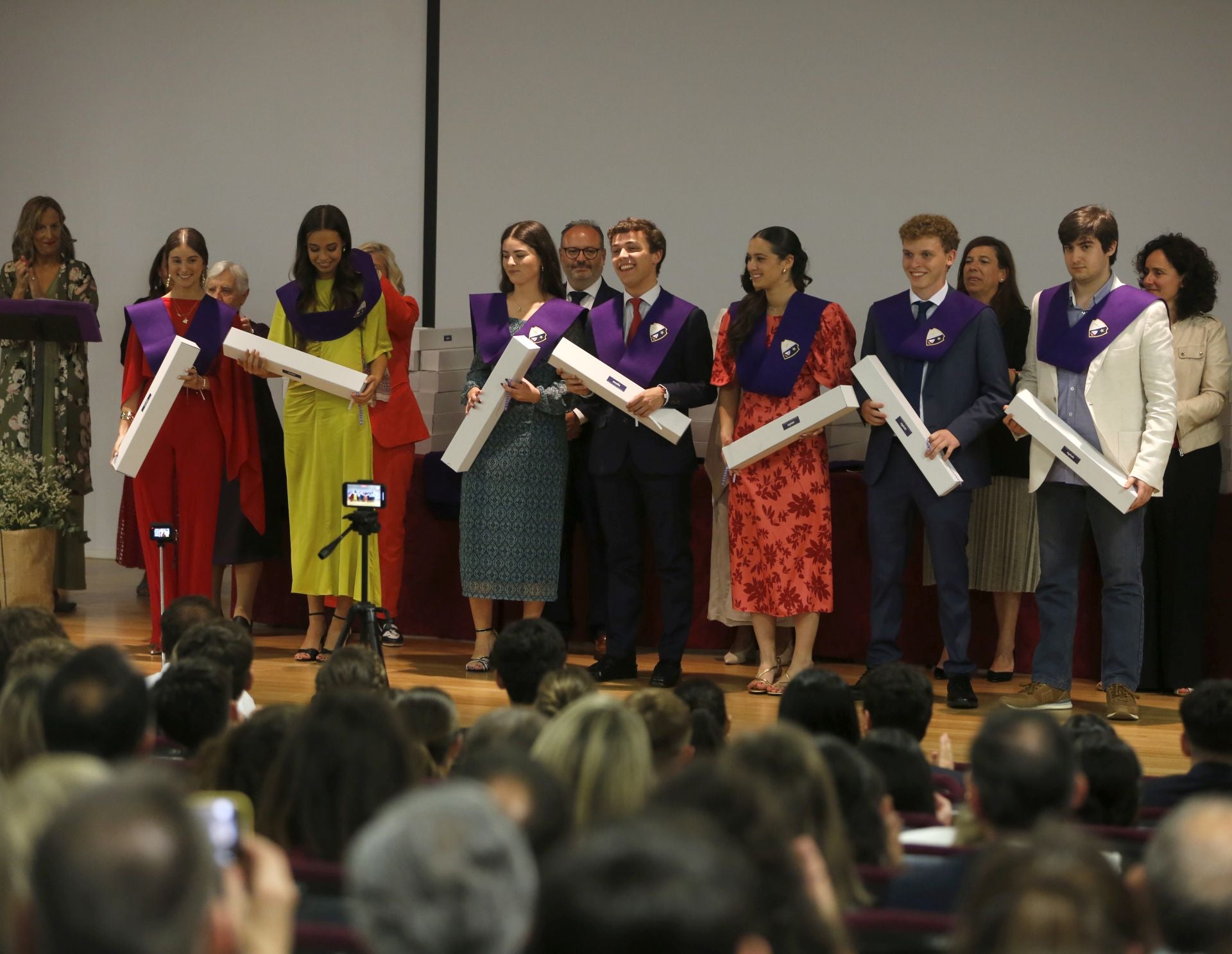 Asunción e Inmaculada celebran graduaciones en Gijón