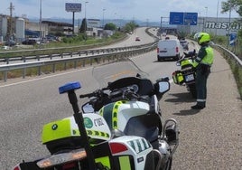 Investigados por conducir compitiendo entre ellos durante 15 kilómetros por la AS-II y provocar una colisión con un herido grave