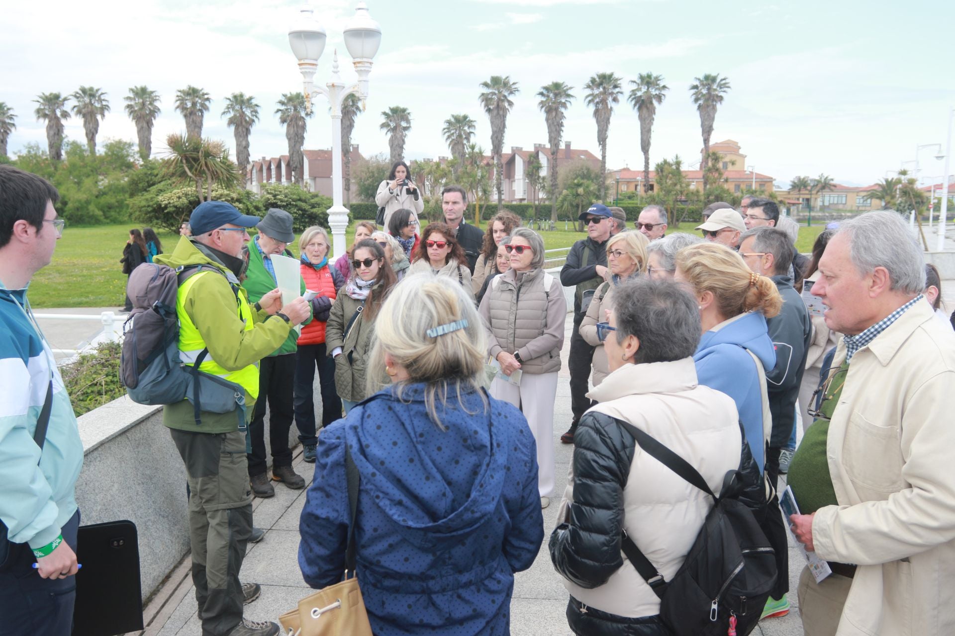 Clase desde la Lloca hasta el Elogio para conocer lo que esconde el suelo de Gijón
