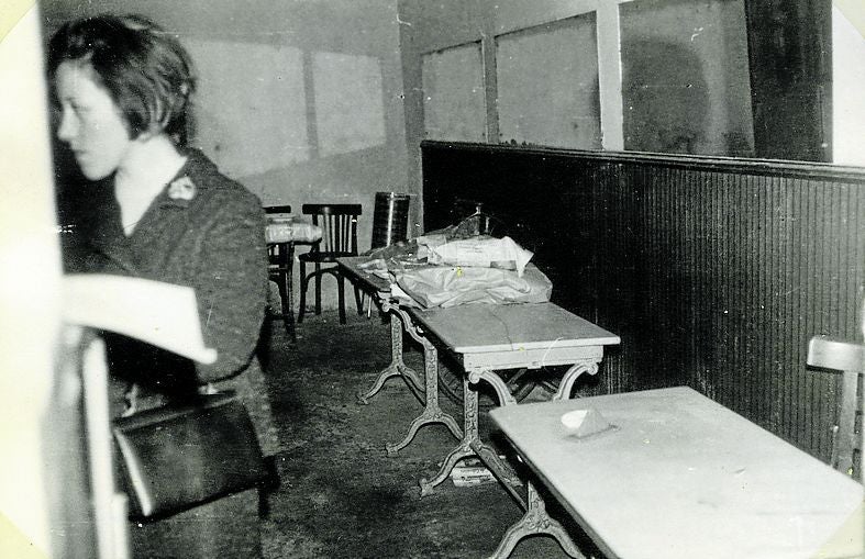 Junio de 1969. Nené, una de las hijas de Gonzalo, en el salón de té.