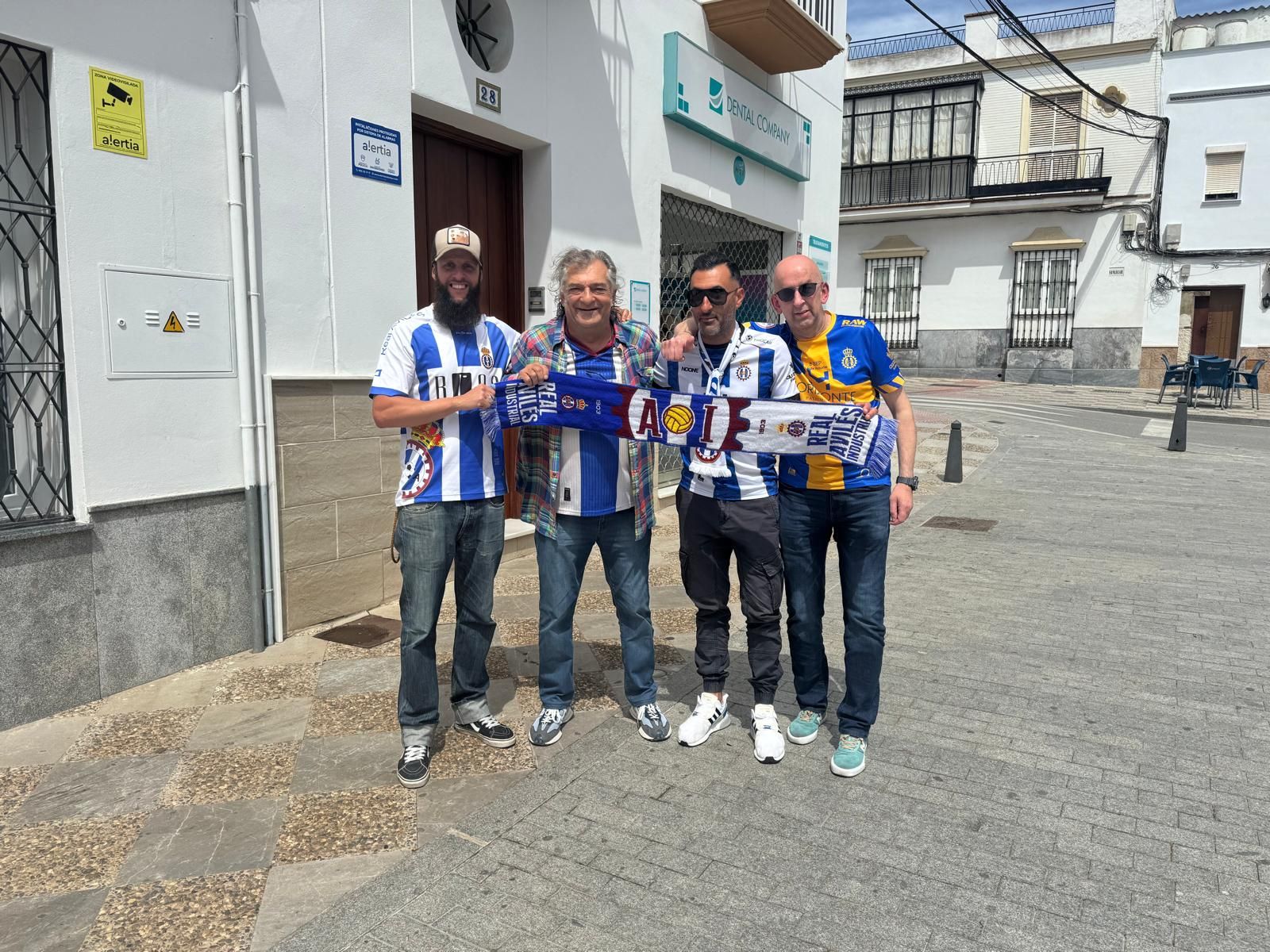 La afición del Real Avilés estuvo en Lebrija