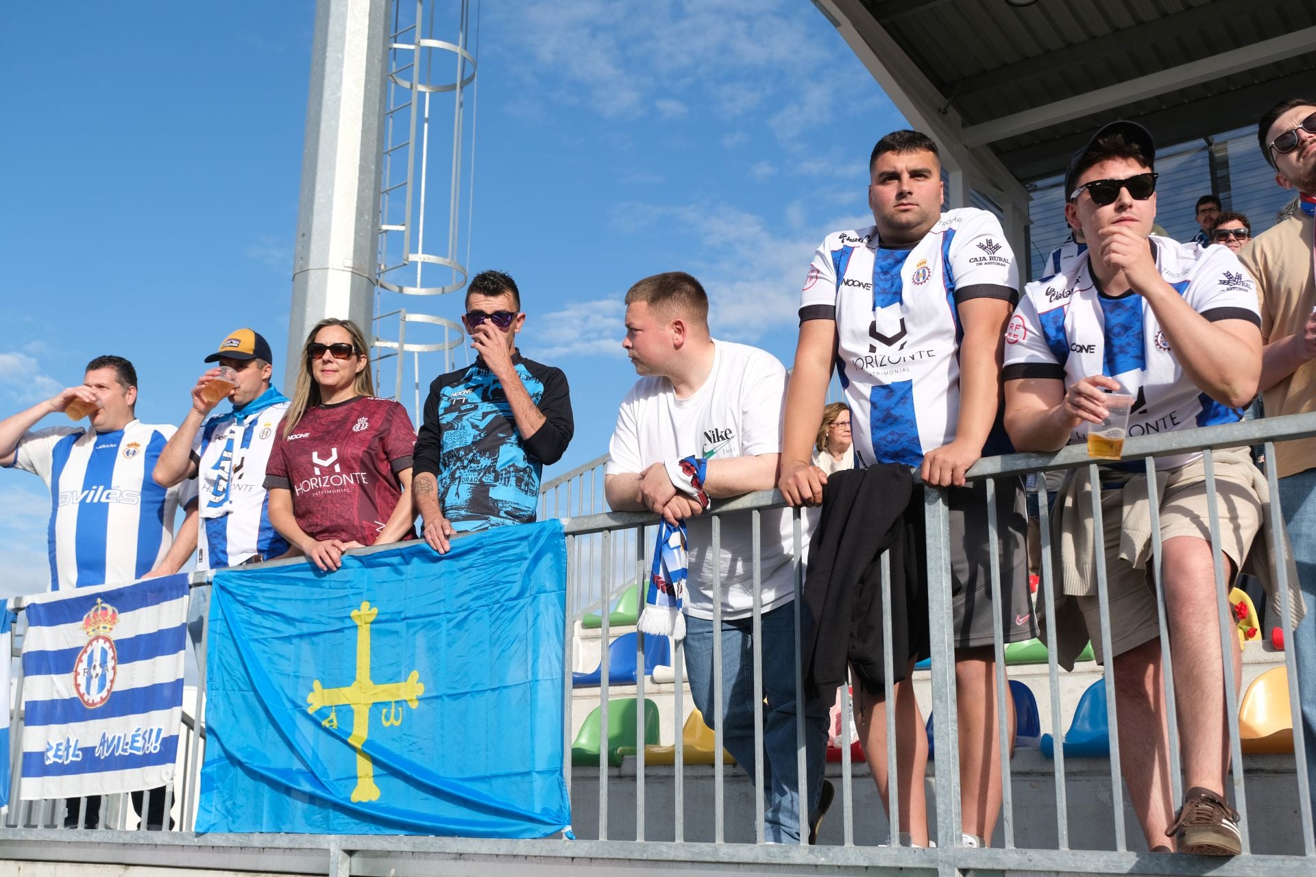 La afición del Real Avilés estuvo en Lebrija