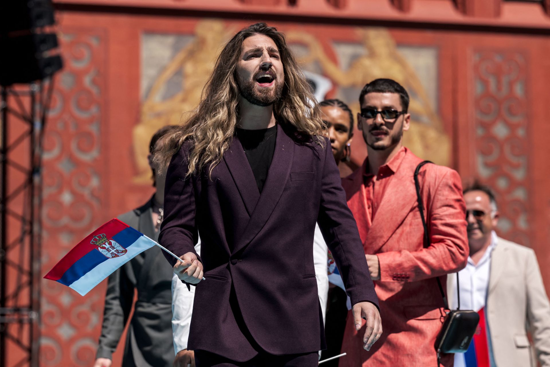 Fotos: Melody y el resto de participantes en Eurovisión 2025, en la alfombra turquesa del festival