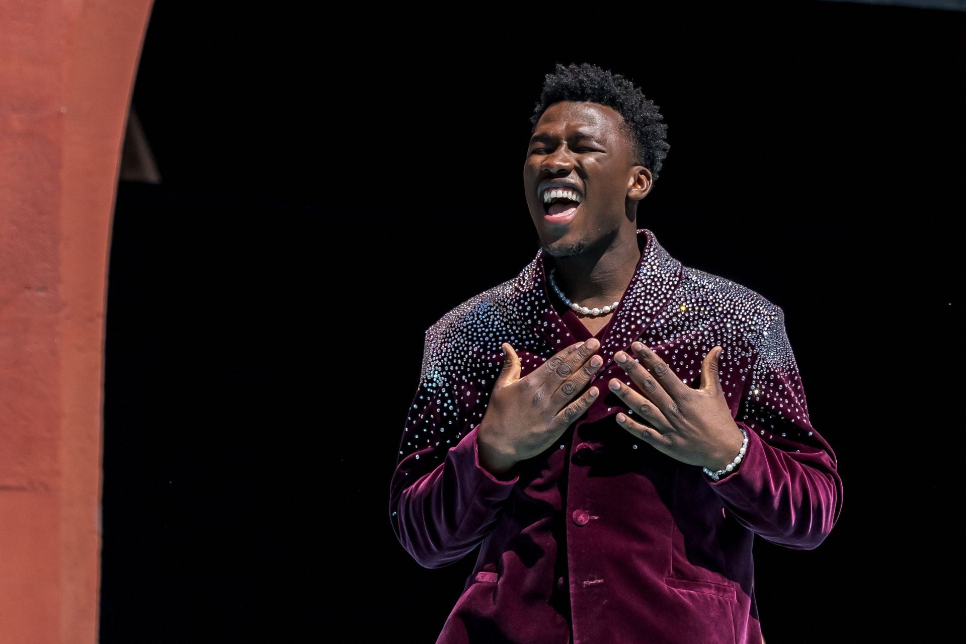 Fotos: Melody y el resto de participantes en Eurovisión 2025, en la alfombra turquesa del festival