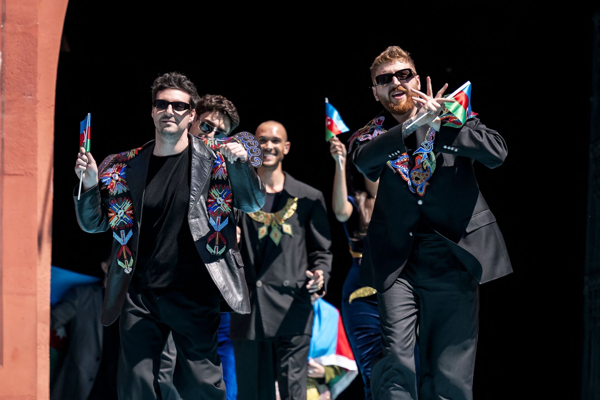 Fotos: Melody y el resto de participantes en Eurovisión 2025, en la alfombra turquesa del festival