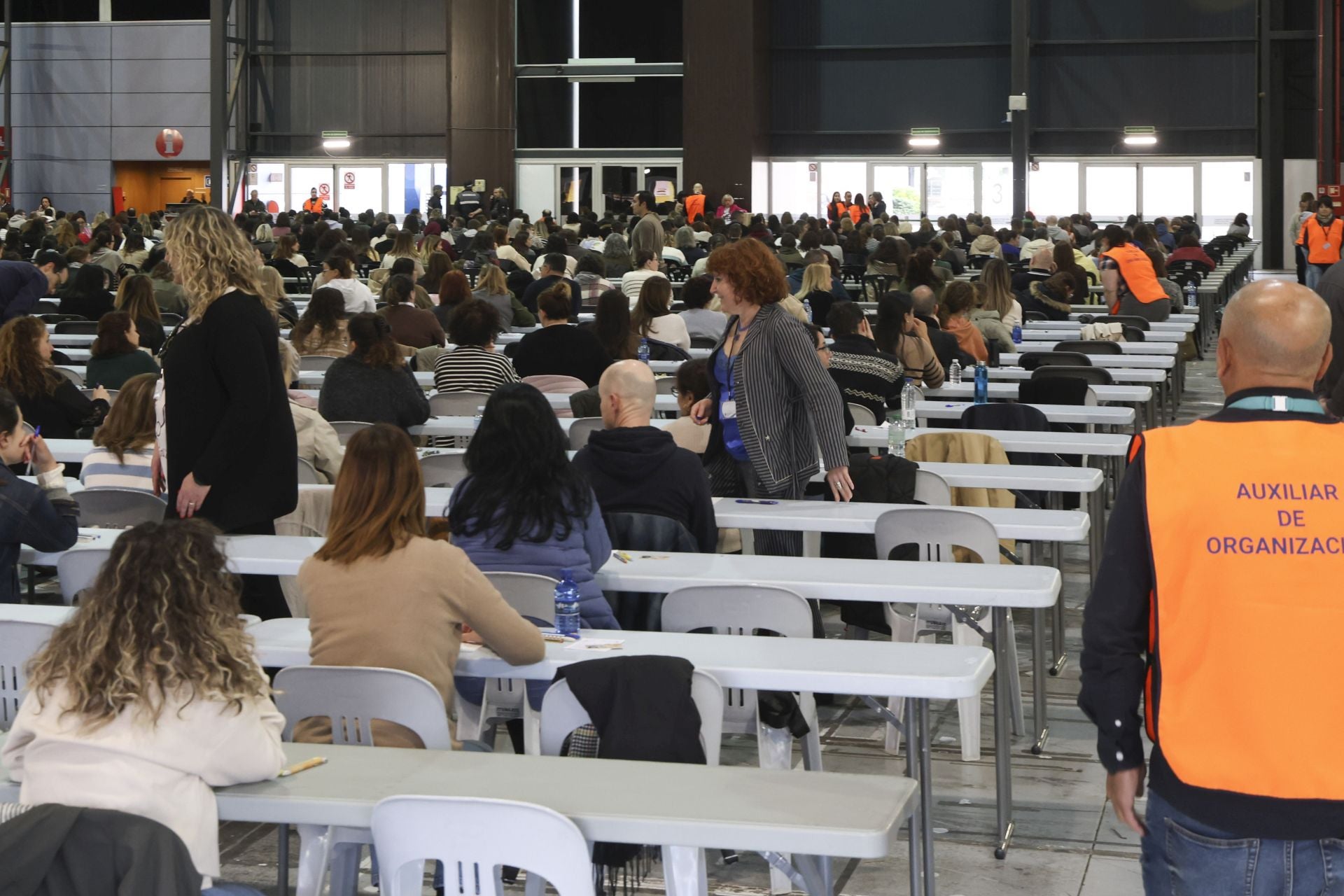 Muchos nervios entre los casi 3.000 aspirantes a una plaza en el Ayuntamiento de Oviedo