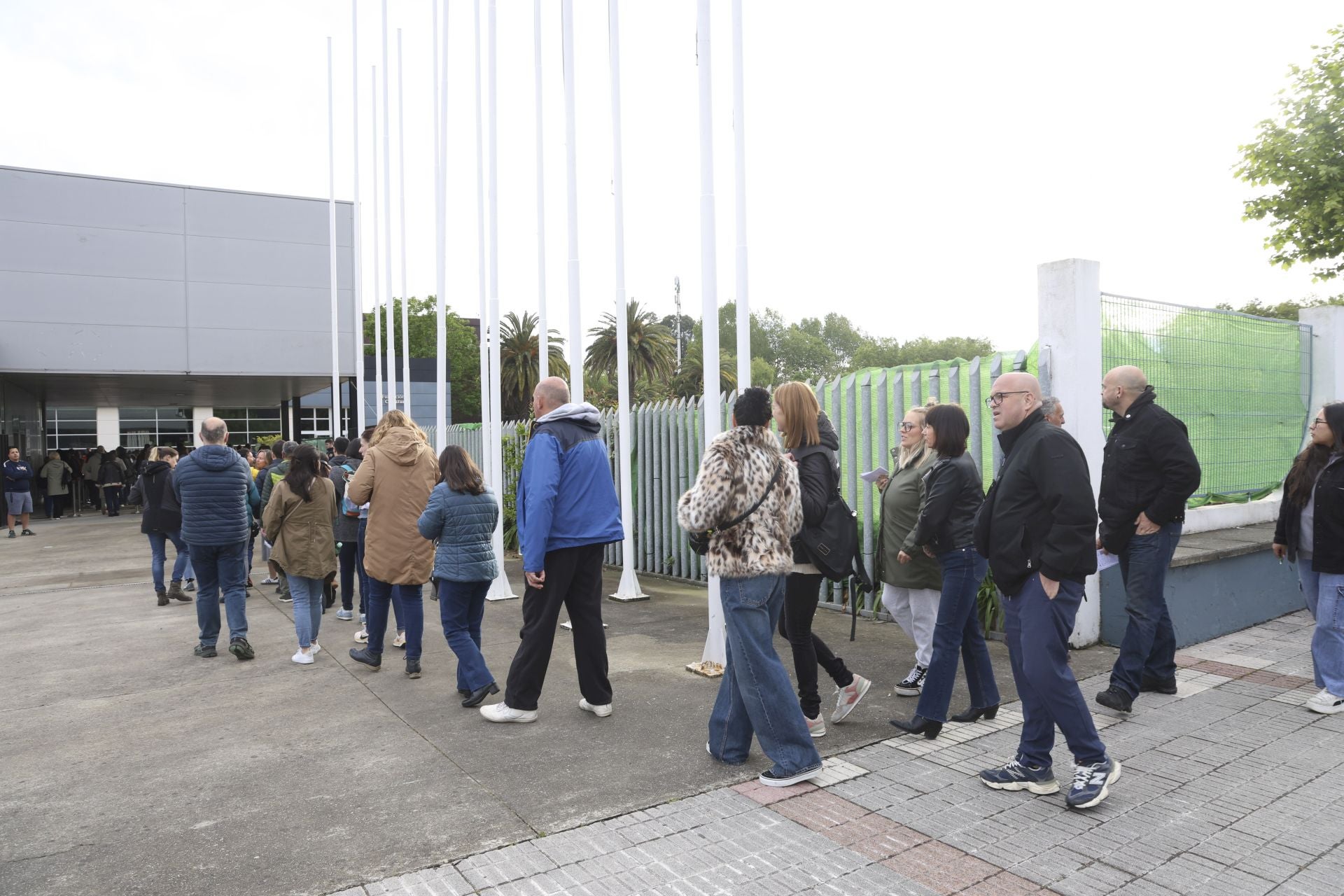 Muchos nervios entre los casi 3.000 aspirantes a una plaza en el Ayuntamiento de Oviedo