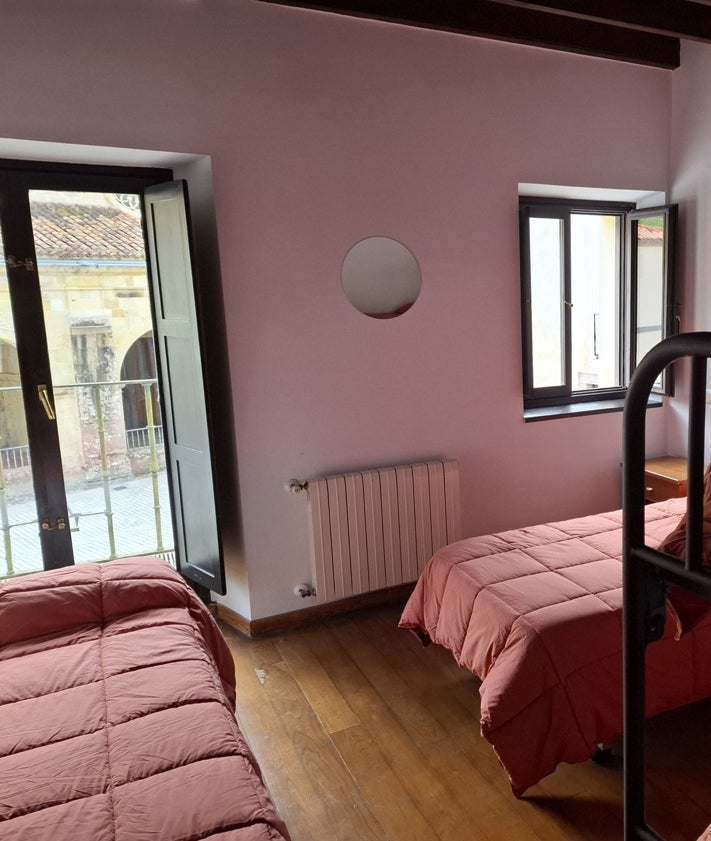 Imagen secundaria 2 - El albergue de Valdediós empieza la temporada con «muchas reservas»