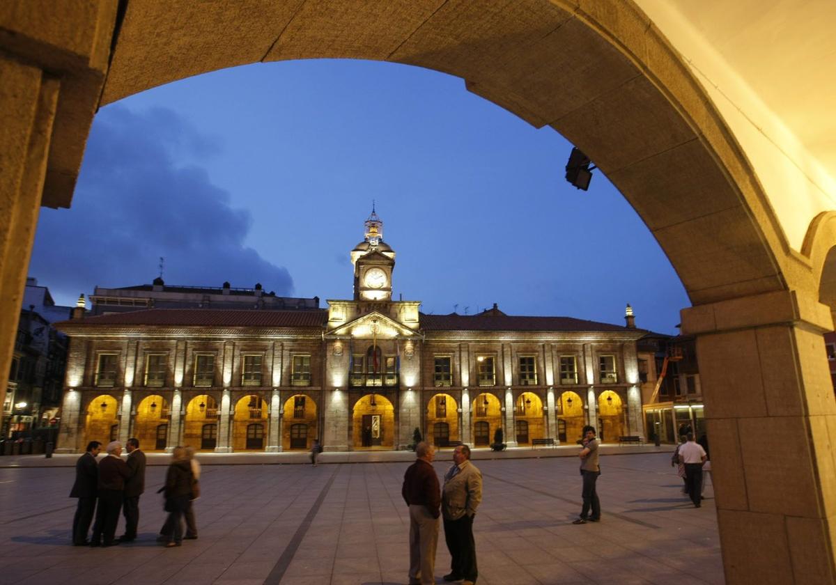 El gobierno local de Avilés plantea volver a crear los puestos de asesores y modifica sus funciones