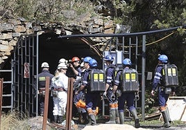 Inspección a la mina de Cerredo tras el accidente.
