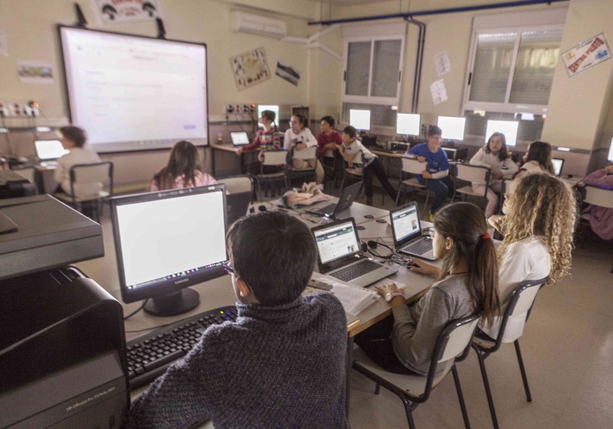 Escuelas Católicas, sobre la reducción de dispositivos electrónicos en las aulas: «Se darán cuenta del error que cometen»