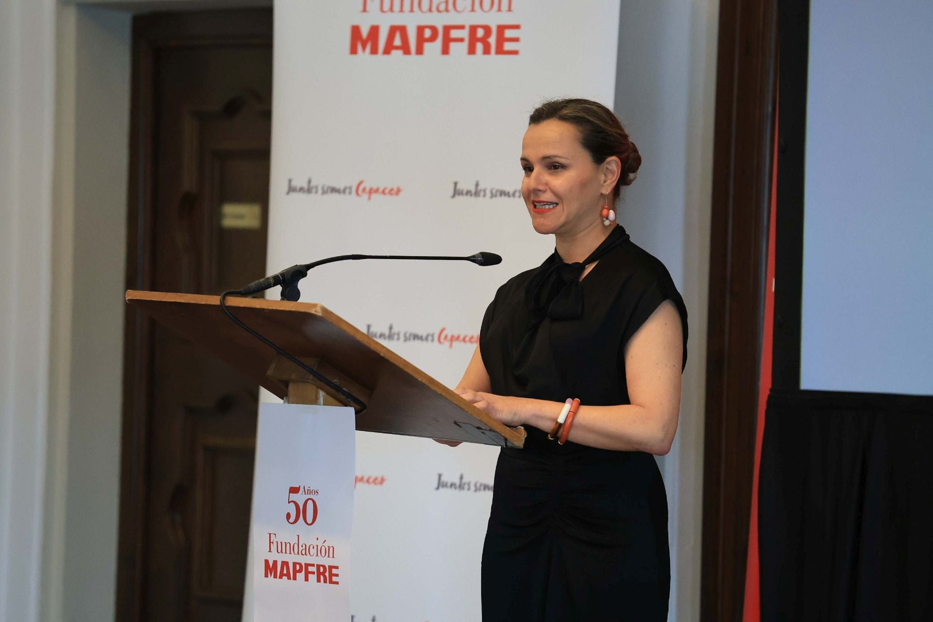 La Infanta Elena preside en Gijón la entrega de los premios de Fundación Mapfre