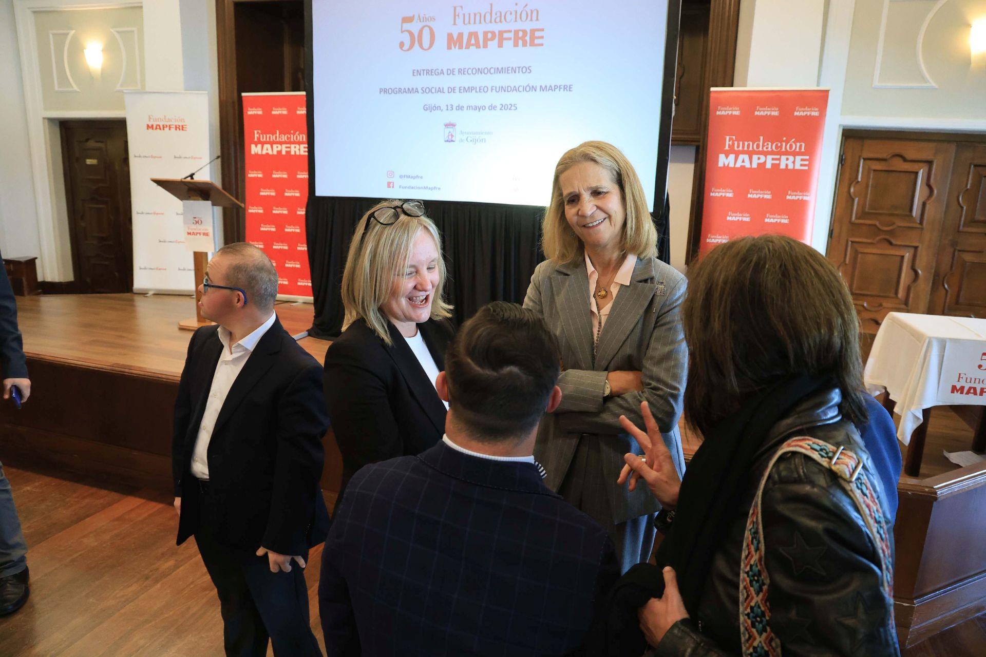 La Infanta Elena preside en Gijón la entrega de los premios de Fundación Mapfre