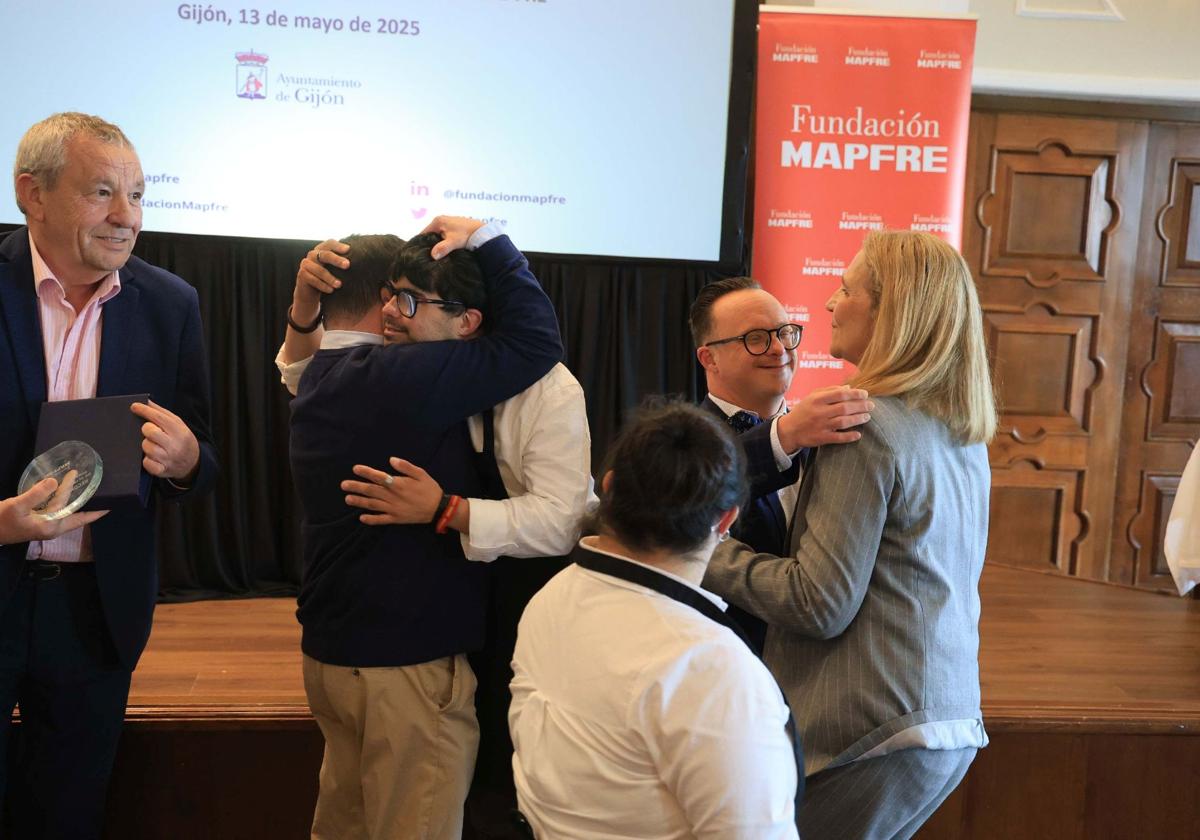 La Infanta Elena preside en Gijón la entrega de los premios de Fundación Mapfre