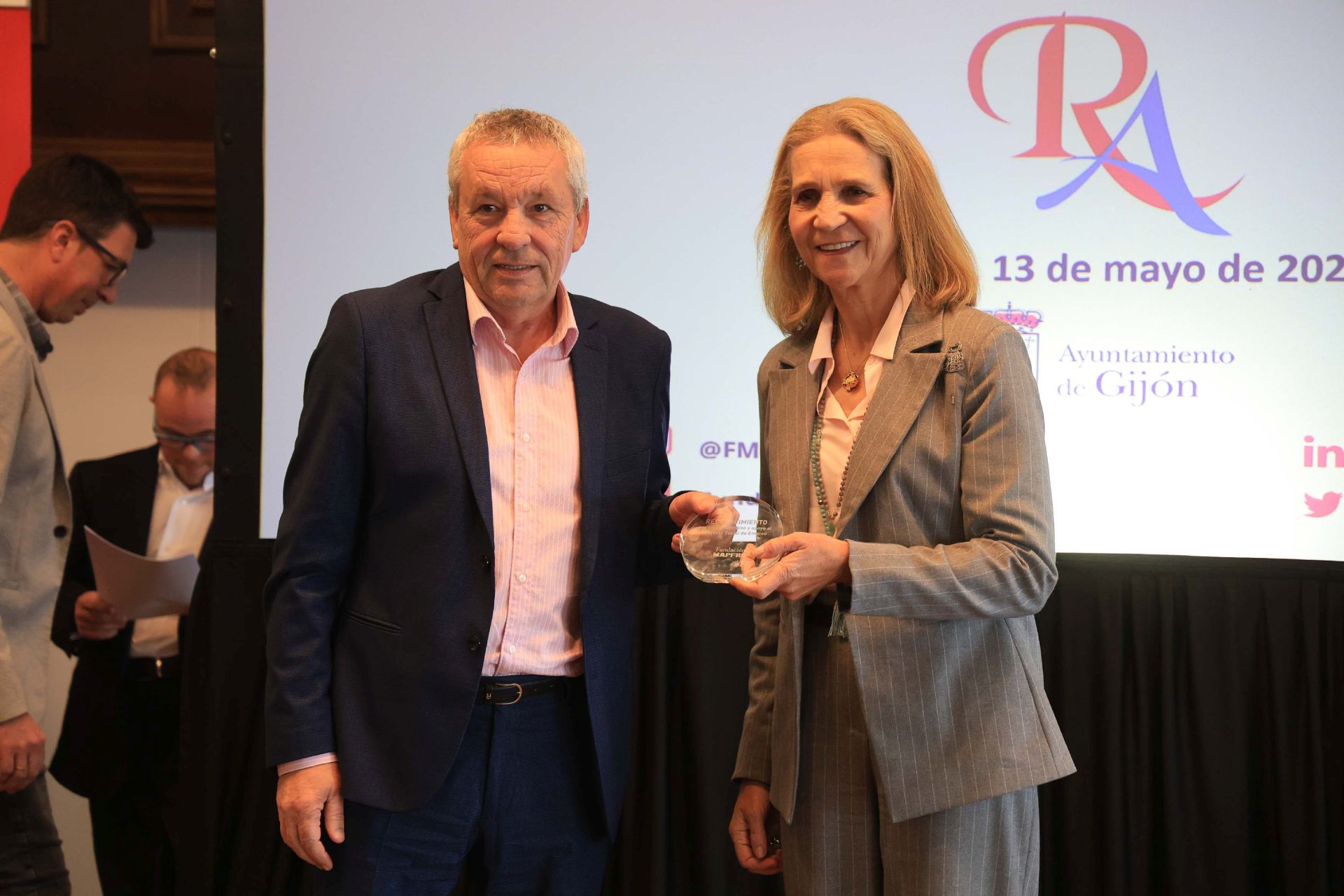 La Infanta Elena preside en Gijón la entrega de los premios de Fundación Mapfre
