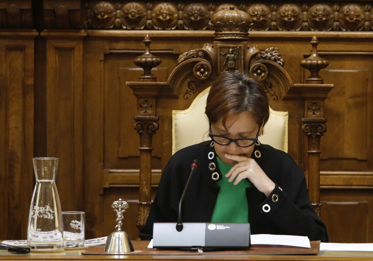 Carmen Moriyón: «El Puerto de Gijón nos vendió un piso y ahora pretende decorar el trastero y meter piraguas dentro»