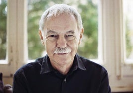 Eduardo Mendoza.