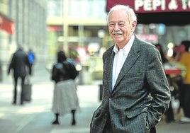 Eduardo Mendoza con su habitual estampa sonriente.