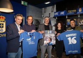 Javier Gayo, Vicente González-Villamil, César Martín, Aurelia Caraba y Carlos Muñoz, en la presentación del homenaje.