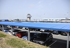 Parking del aeropuerto de Asturias.