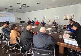 Reunión de los responsables de la Autoridad Portuaria con las asociaciones de la zona oeste.