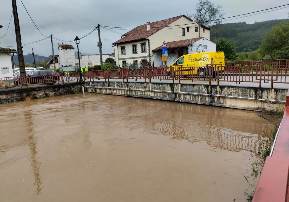 El río Libardón a su paso por Colunga.