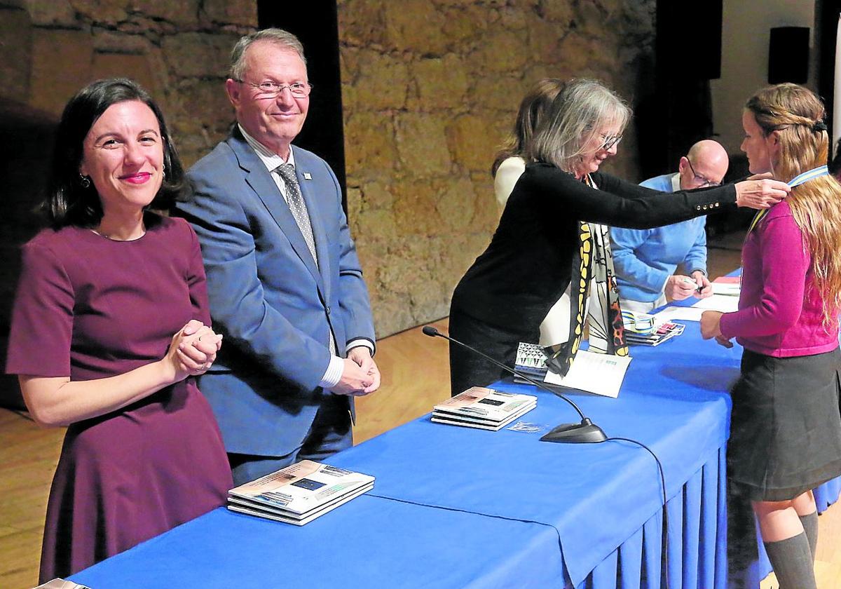 Los Amigos del Bellas Artes premian el talento