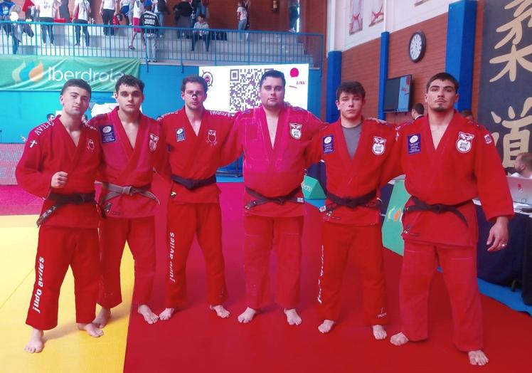 El Judo Avilés masculino inició la Liga Nacional.