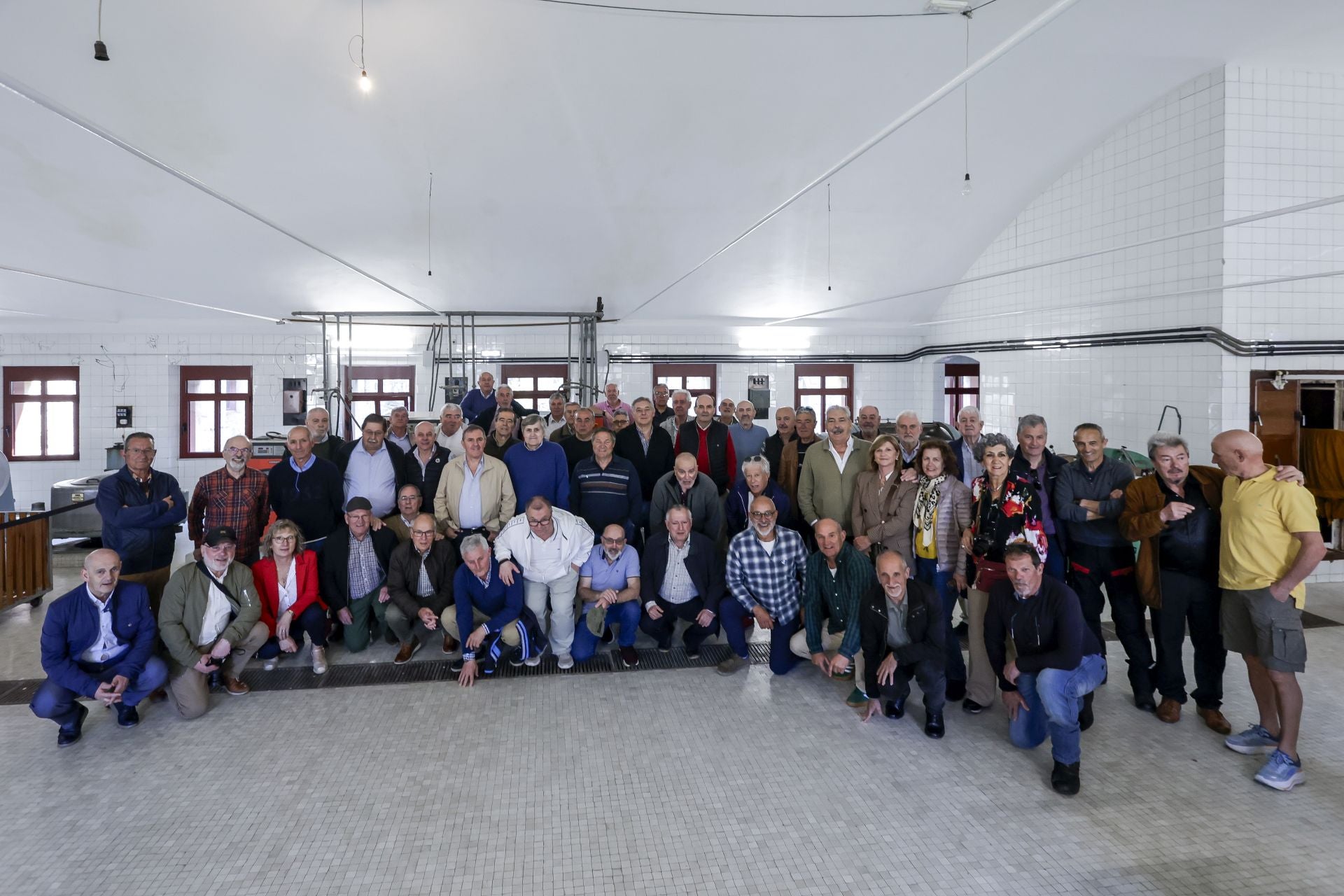 Los antiguos alumnos de la promoción de 1971-1972 visitan la Laboral, en Gijón