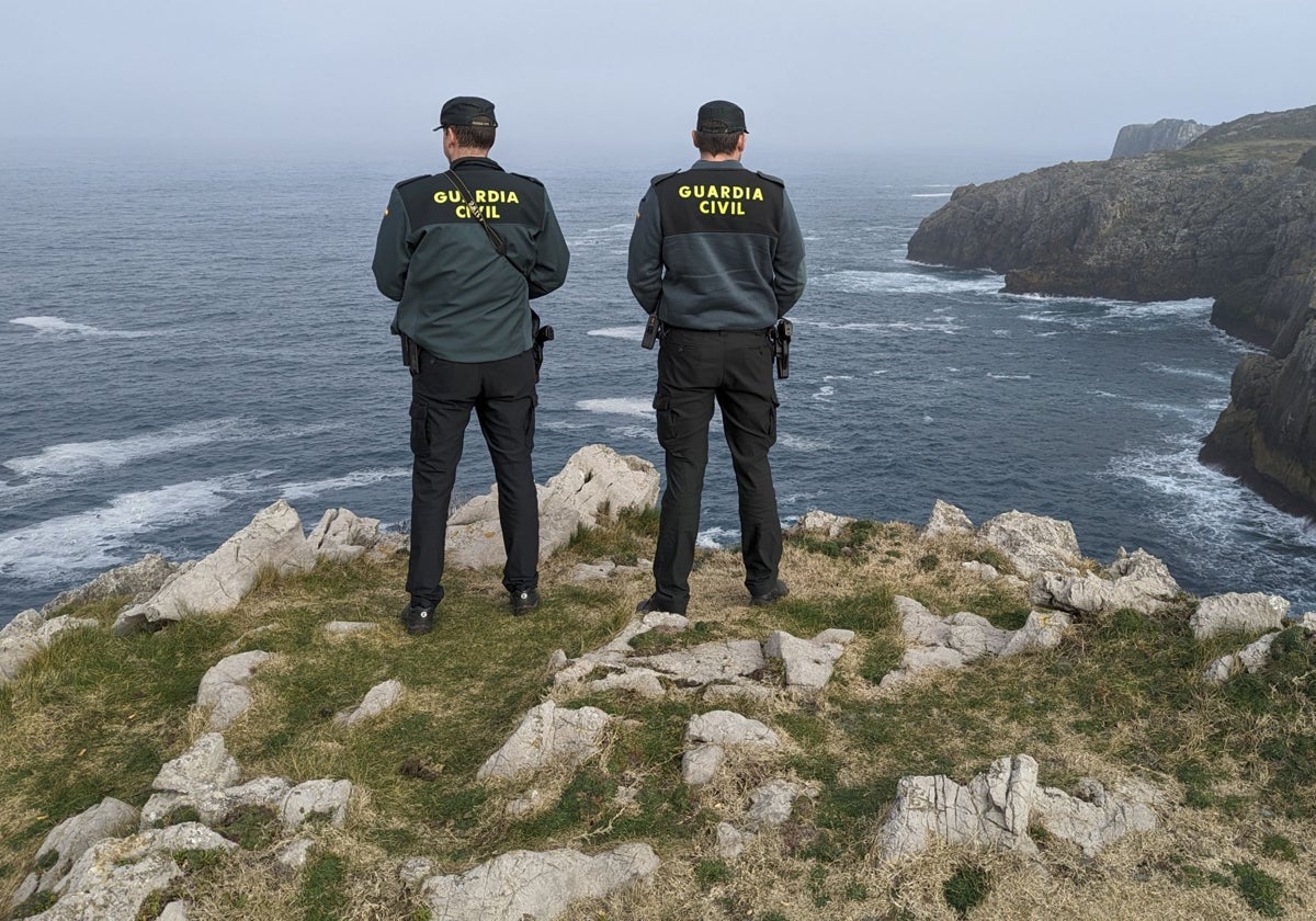 Localizan en Llanes el coche del padre gijonés acusado de violar a sus dos hijas durante años