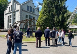 Un momento de la inauguración, en la plaza del pozo San Luis de La Nueva.