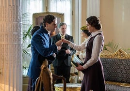 Lope y Trini, en una escena de 'La Promesa'.