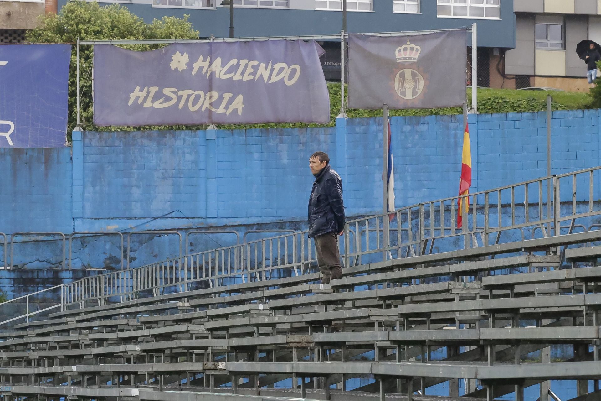 Locura en el Suárez Puerta: el Real Avilés sueña con el ascenso