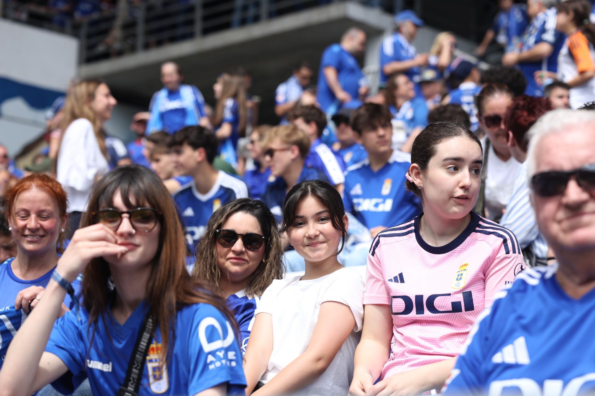 ¿Estuviste en el Real Oviedo - Zaragoza? ¡Búscate en las fotos!