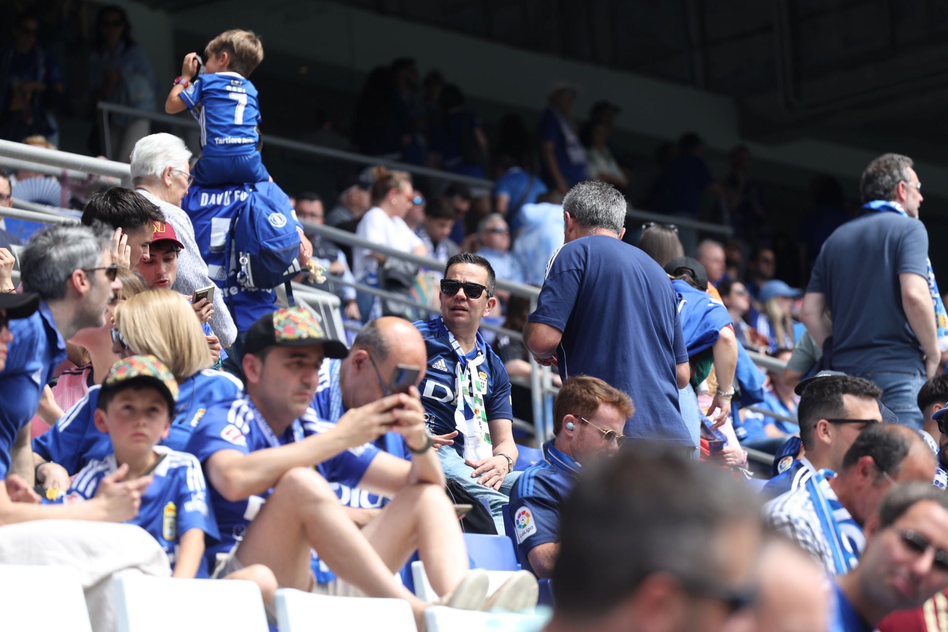 ¿Estuviste en el Real Oviedo - Zaragoza? ¡Búscate en las fotos!