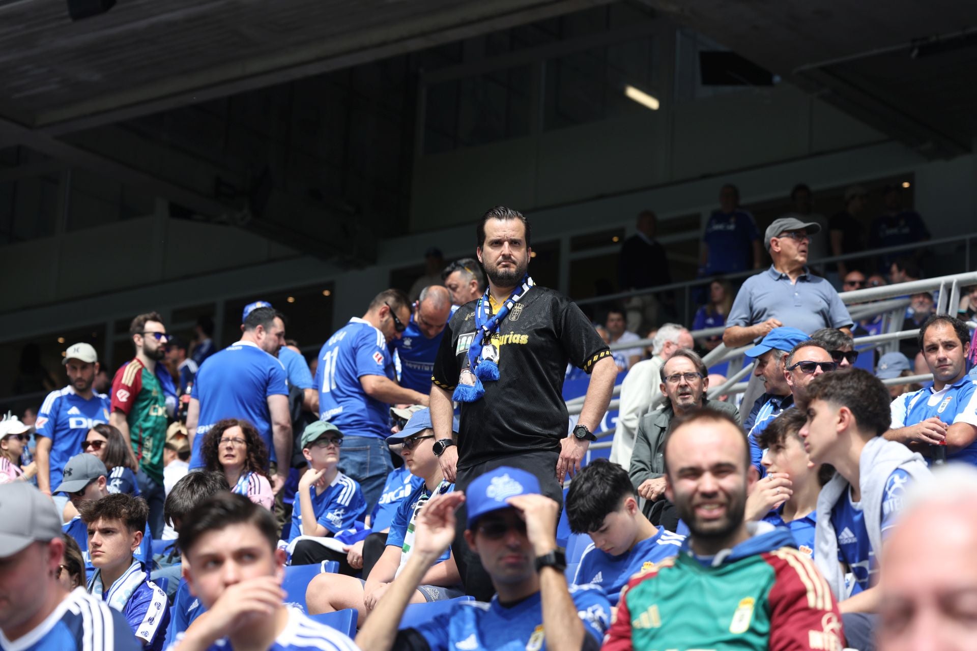 ¿Estuviste en el Real Oviedo - Zaragoza? ¡Búscate en las fotos!