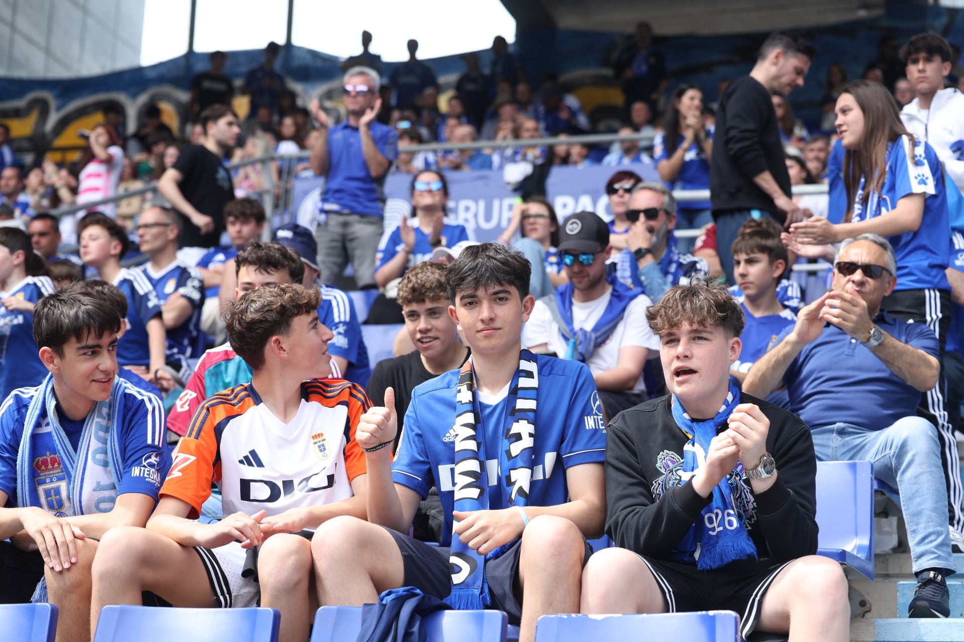 ¿Estuviste en el Real Oviedo - Zaragoza? ¡Búscate en las fotos!