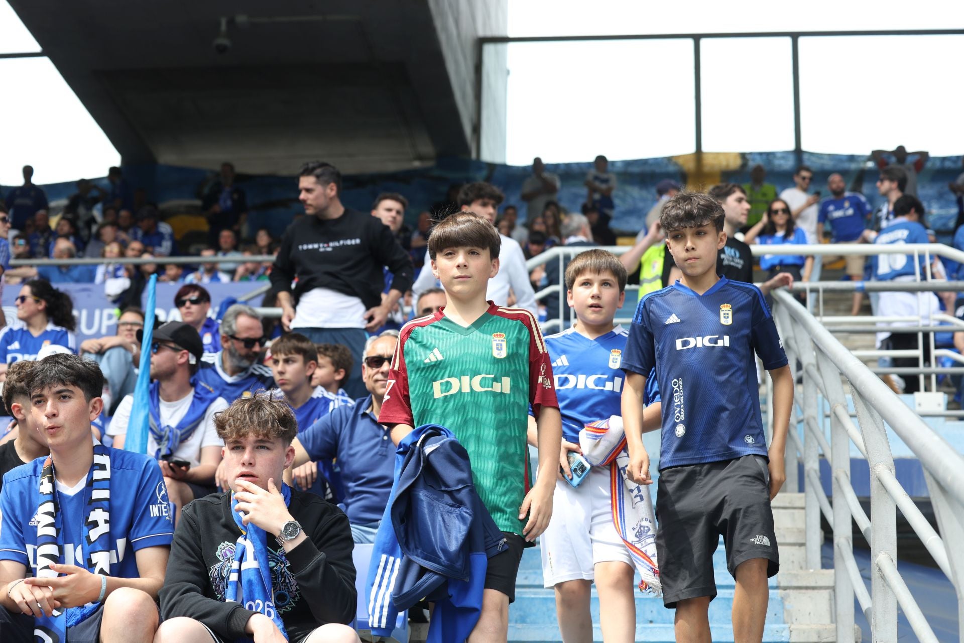 ¿Estuviste en el Real Oviedo - Zaragoza? ¡Búscate en las fotos!