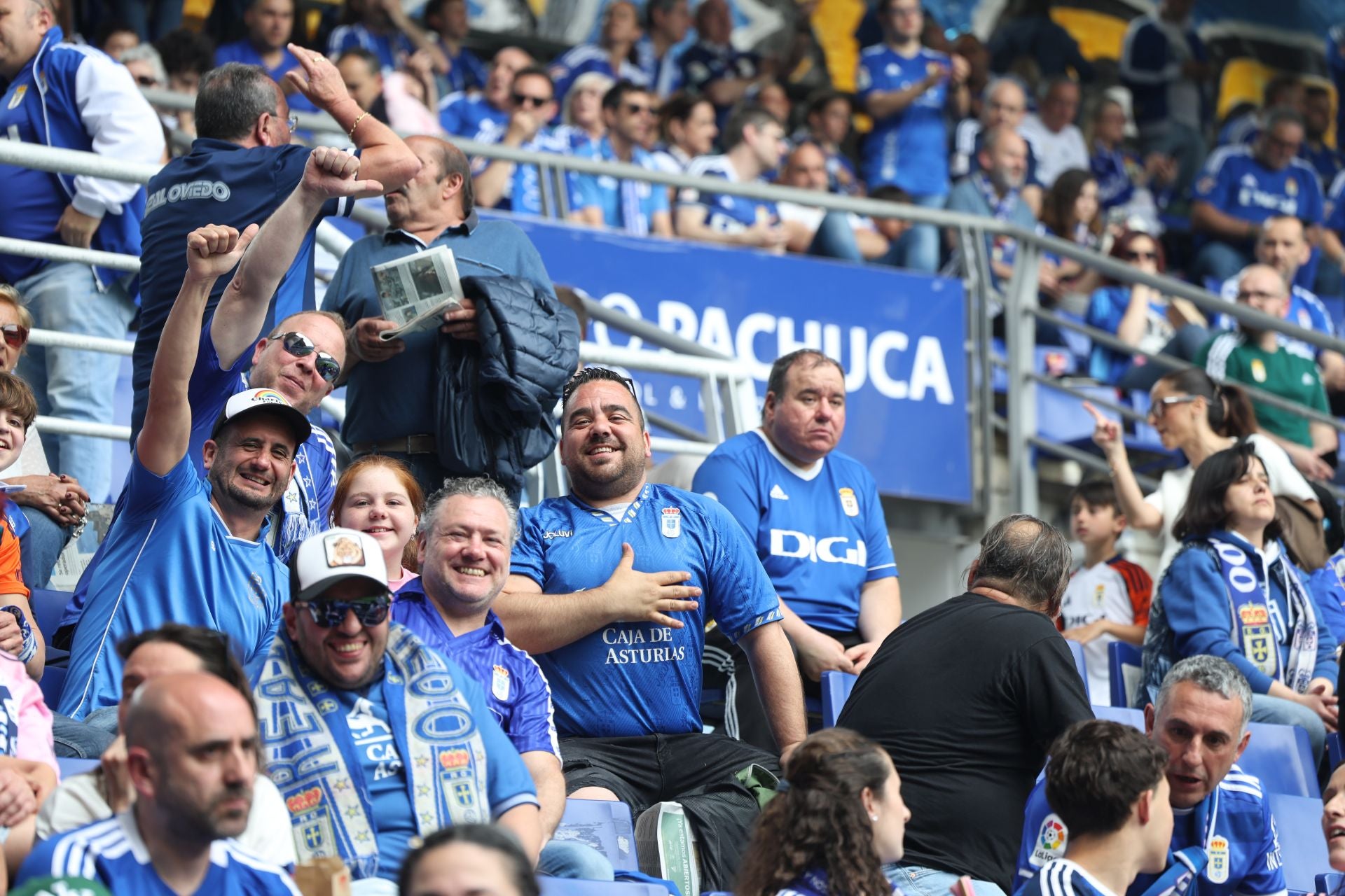 ¿Estuviste en el Real Oviedo - Zaragoza? ¡Búscate en las fotos!